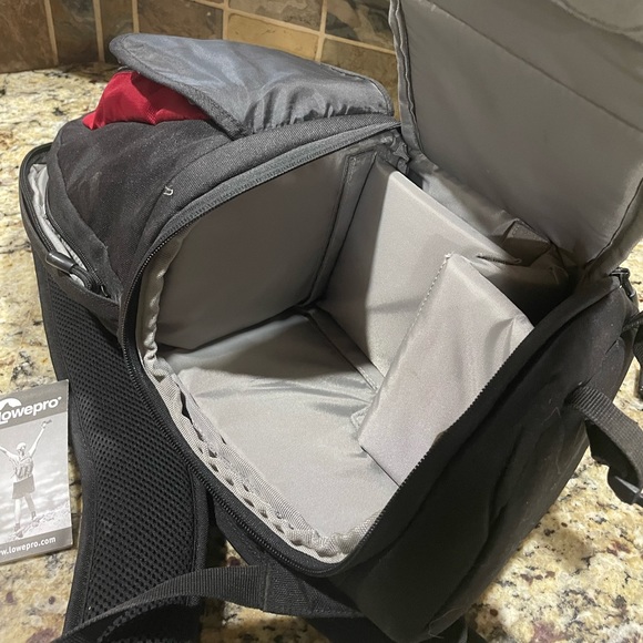 Nikon D5000 18-55VR Kit camera w/18-55mm zoom lens, 100-300mm zoom lens & bag - Picture 2 of 16